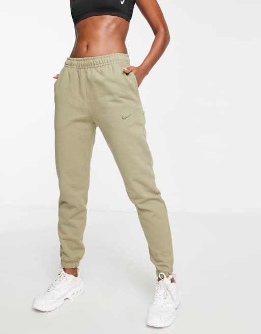 Nike olive green hot sale sweatpants