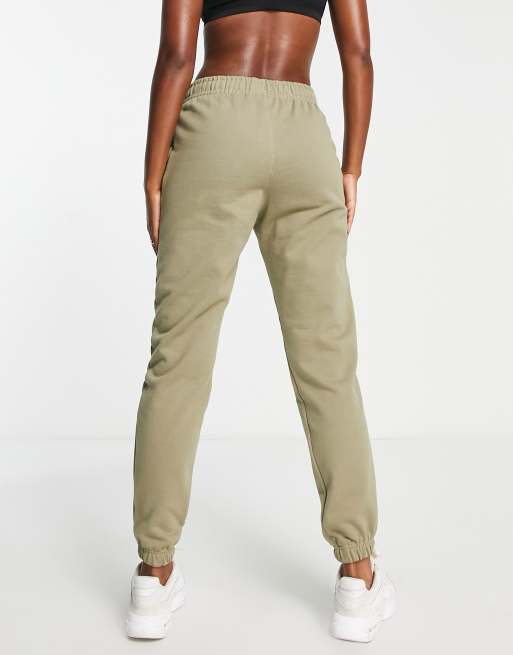 Olive green outlet nike joggers womens