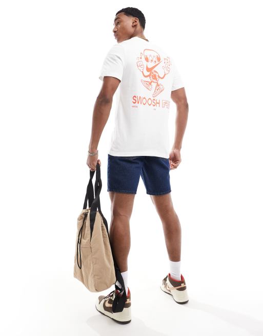 Nike Unisex - Hvid T-shirt med grafisk 'Swoosh FM'-rygprint, 4 af 4