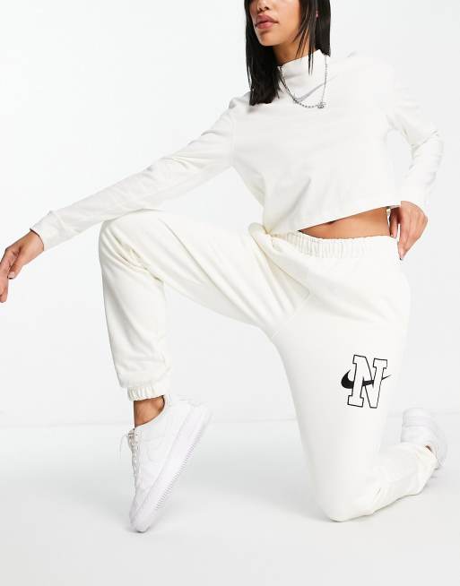 Nike Unisex - Joggers oversize in pile bianco sporco con logo vintage, 4 di 4