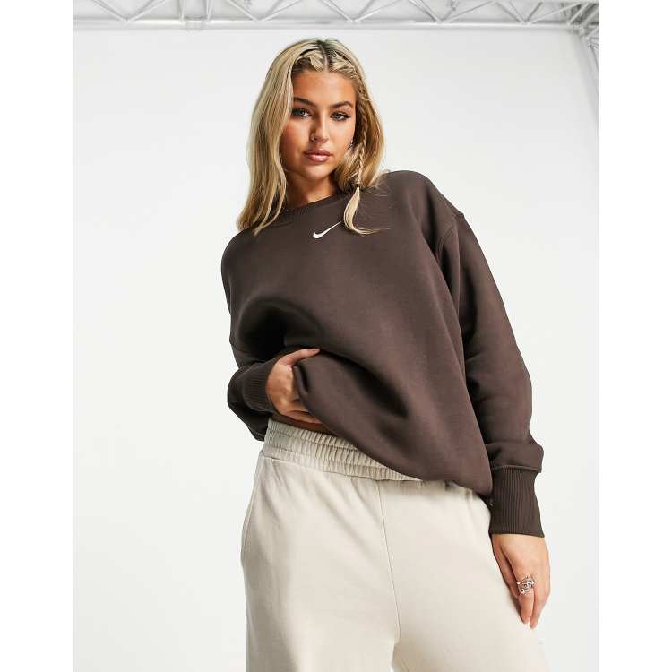 Nike Unisex mini swoosh oversized crew sweatshirt in baroque brown | ASOS