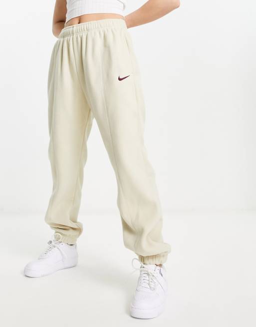 Nike Sweatpants in beige/ olive/ black