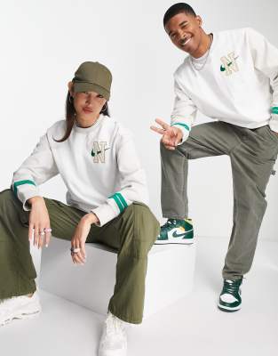 nike retro crew green