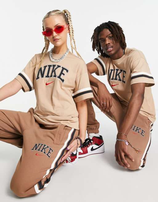 Beige nike outlet outfit