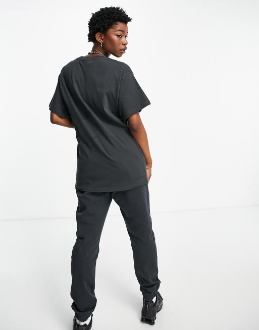 Nike Unisex Vintage logo oversized boyfriend t shirt in washed black ASOS