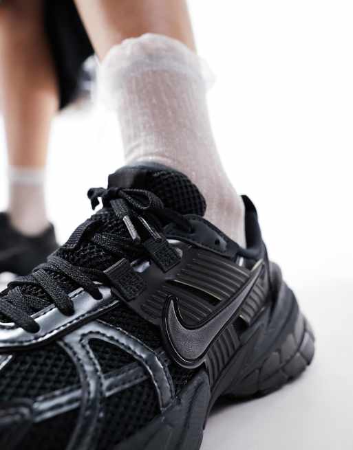 Nike – V2K Run – Buty sportowe w kolorze czarnym i