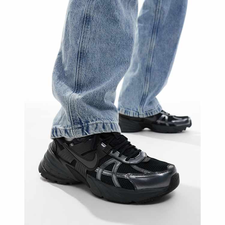 Nike – V2K Run – Czarne buty sportowe | ASOS