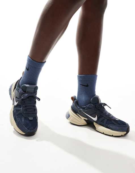 Nike – V2K Run – Niebiesko-srebrne buty sportowe unisex do biegania - view 1
