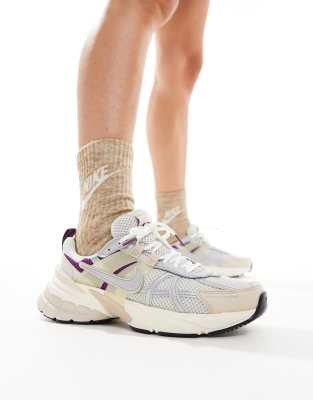 Nike V2k Run Sneakers In Beige And Silver-neutral