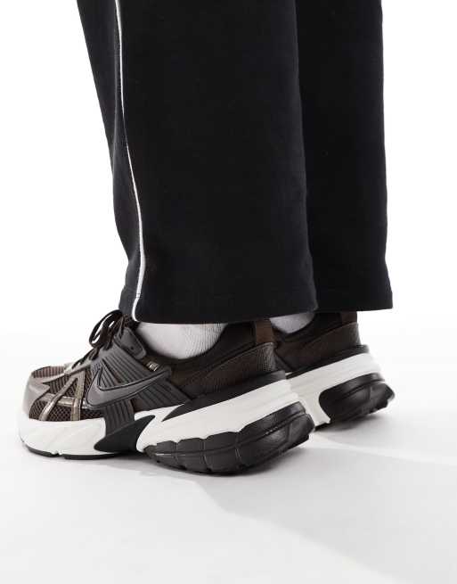 Nike V2K Run sneakers in brown