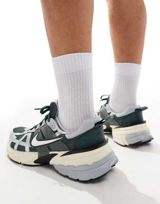 Nike V2K Run sneakers in dark green and silver, 3 of 5