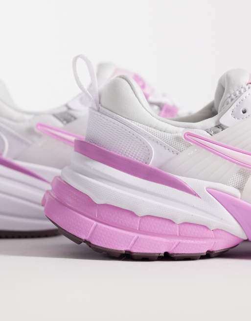 Nike V2K Run sneakers in pink and white | ASOS
