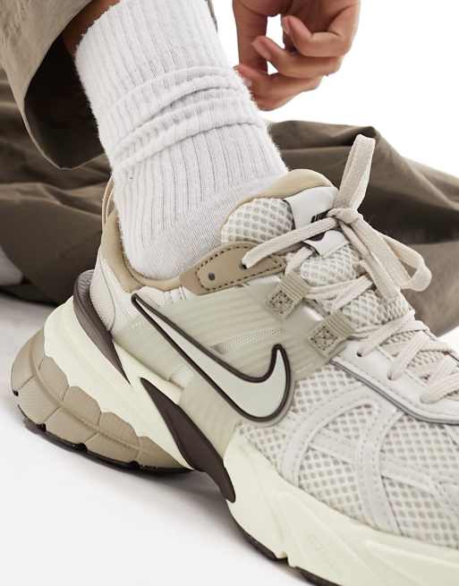 Nike runner beige online