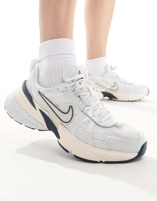 Nike V2K Run sneakers in white and navy, 4 of 5