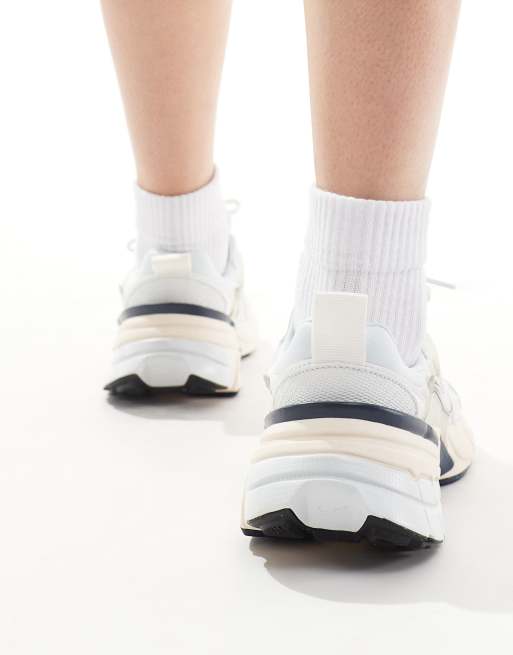 Nike V2K Run sneakers in white and navy, 5 of 5