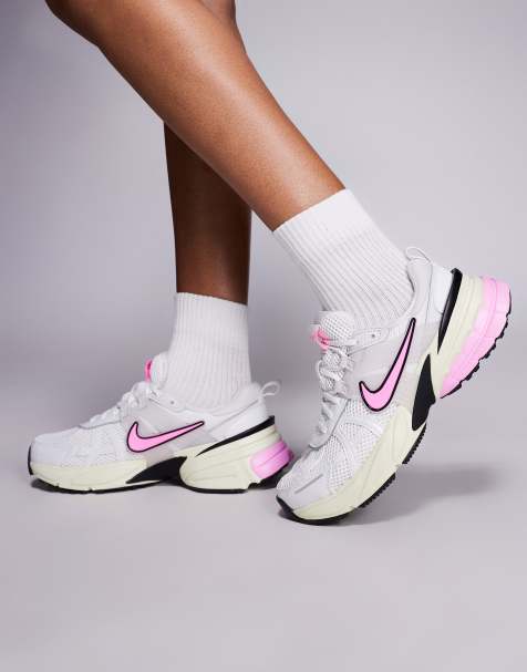 Nike V2K Run sneakers in white and pink - view 1