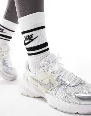 Nike V2K Run sneakers in white and silver | ASOS