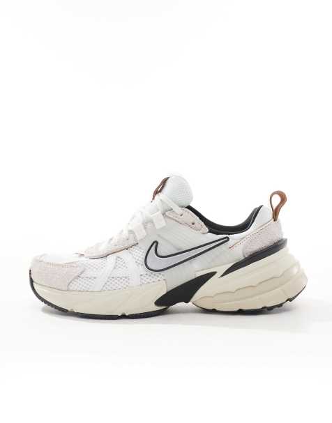 Nike V2K Run sneakers in white and silver - view 2