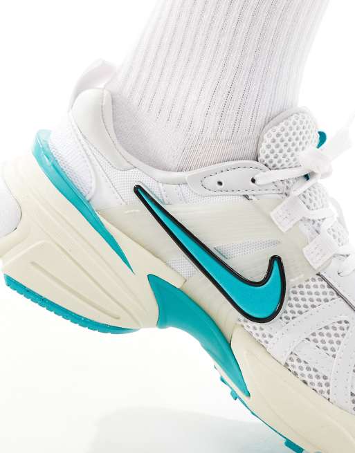 Nike V2K Run sneakers in white and turquoise | ASOS display picture 2