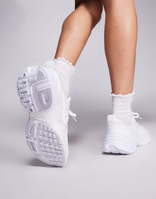 Nike V2K Run sneakers in white | ASOS