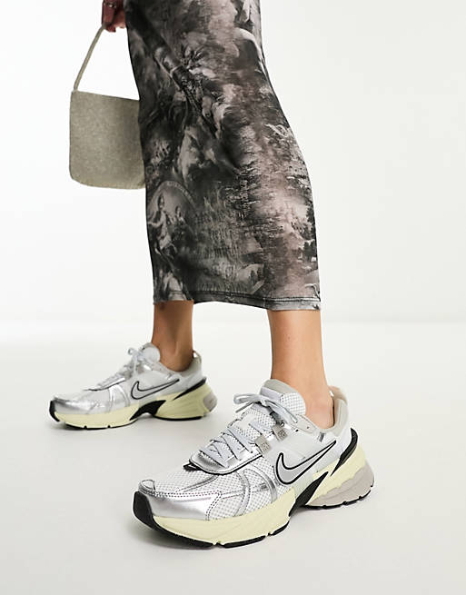Nike V2K Run trainers in white and silver | ASOS