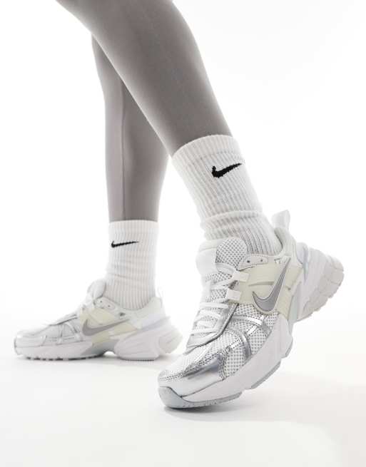 Nike V2K Run trainers in white and silver | ASOS