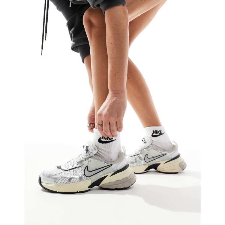 NIKE v2kラン 24.5 NIKE V2K RUN 24.5㎝ NIKE  V2K Run