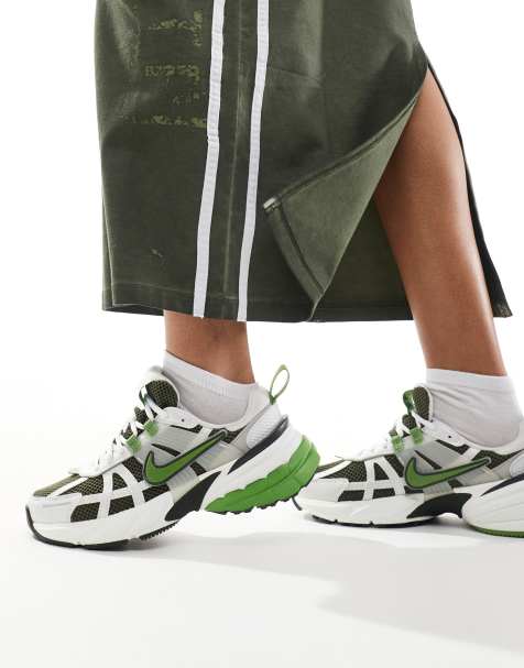 Nike - V2K - Sneakers bianche e verdi - view 1