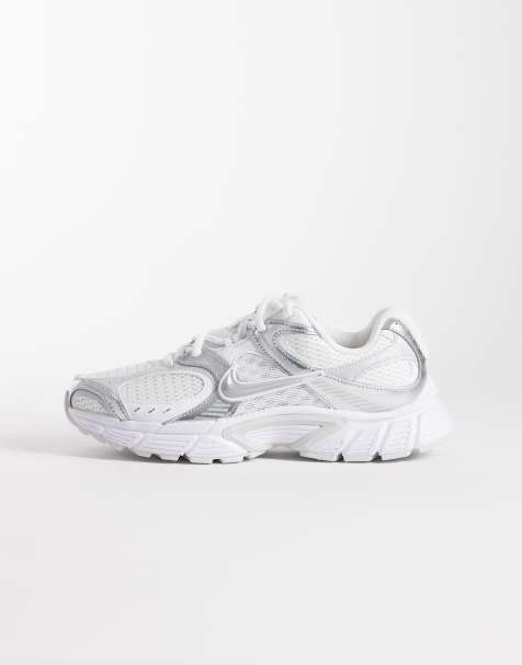 Nike V5 RNR Premium sneakers in white and metallic silver - view 1