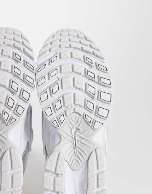 Nike V5 RNR Premium sneakers in white and metallic silver, 5 of 5