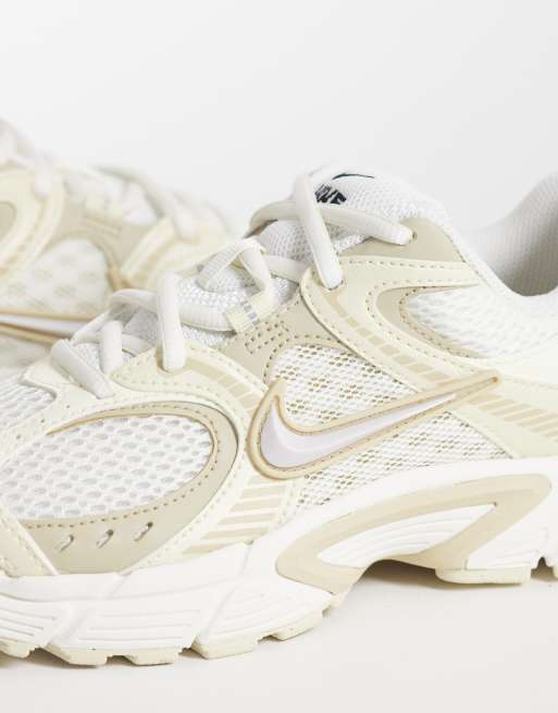 Nike V5 RNR SE sneakers in off white, 4 of 5