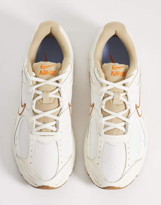 Nike V5 RNR sneakers in beige and brown, 3 of 5