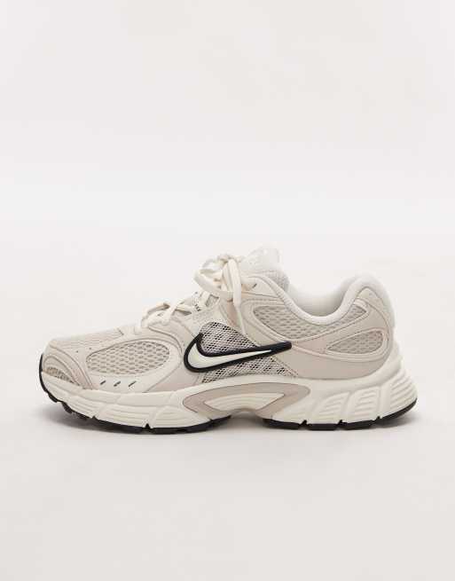 Nike V5 RNR sneakers in beige