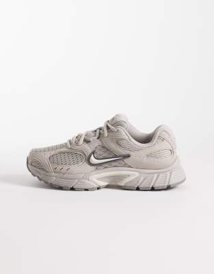 Nike V5 Rnr Sneakers In Neutral