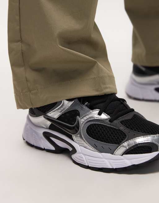 Nike V5 RNR sneakers in black and silver, 5 of 5