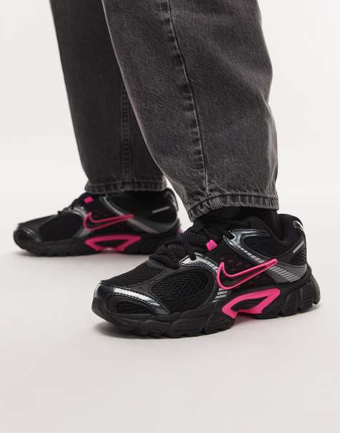 Nike V5 RNR sneakers in black & pink - view 1