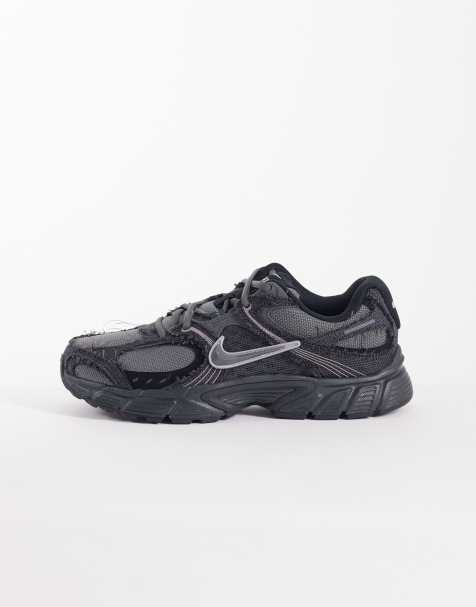 Nike V5 RNR sneakers in dark gray and metallic silver - view 1