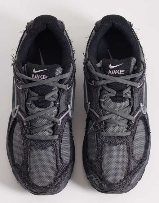 Nike V5 RNR sneakers in dark gray and metallic silver , 3 of 5