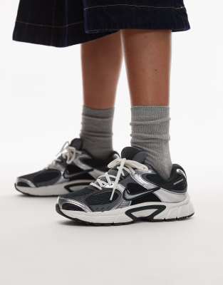 Nike V5 Rnr Sneakers In Multi