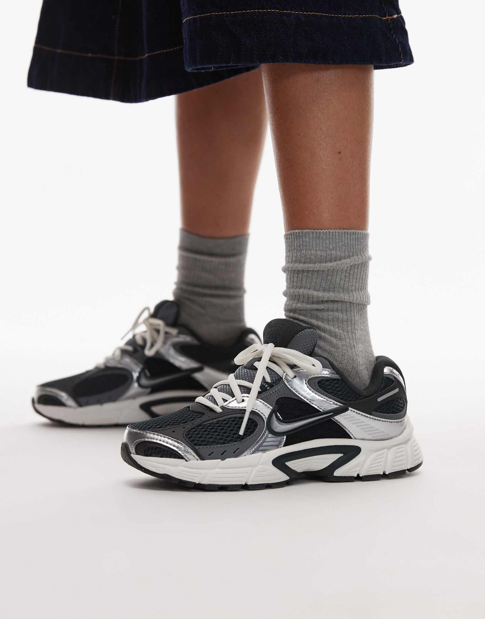 Кроссовки Nike V5 RNR темно-зеленого и серебристого цветов