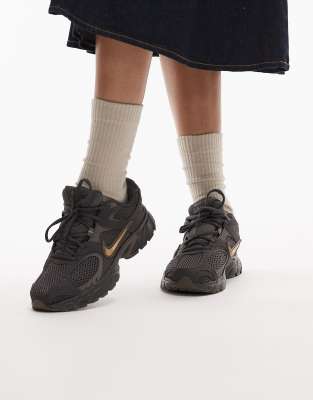 Nike V5 Rnr Sneakers In Gray