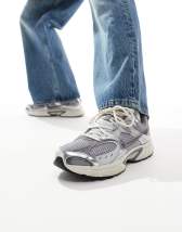 Nike V5 RNR sneakers in gray and silver