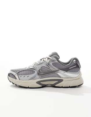Nike V5 Rnr Sneakers In Gray