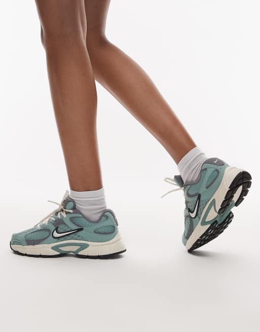Nike V5 RNR sneakers in ivory & gray