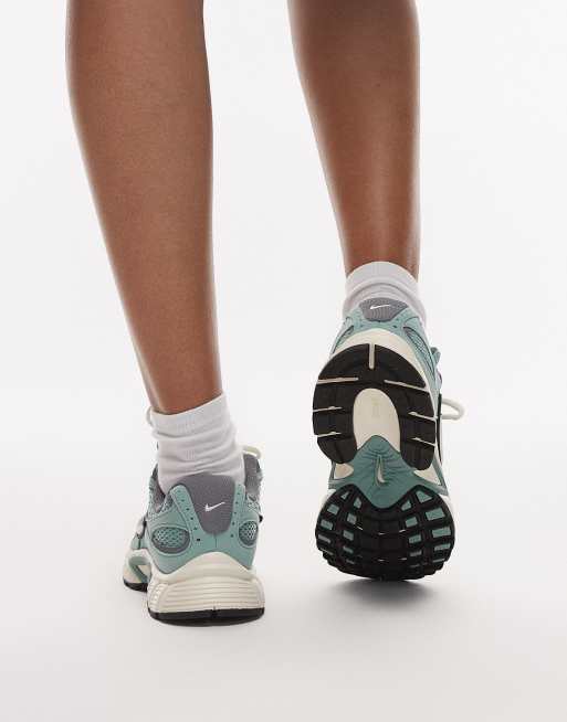 Nike V5 RNR sneakers in ivory & gray