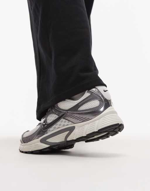 Nike V5 RNR sneakers in metallic silver and black , 3 of 5