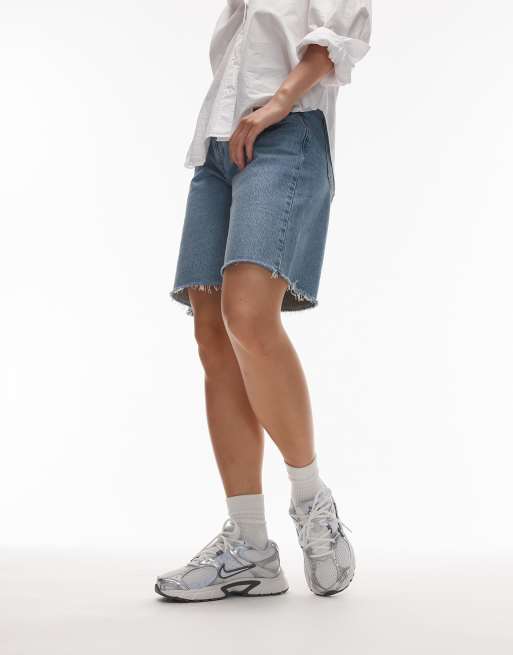 Nike V5 RNR sneakers in off-white and blue