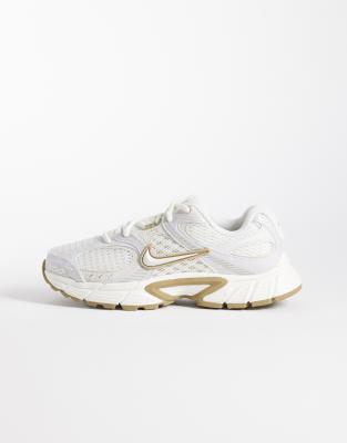 Nike V5 Rnr Sneakers In White