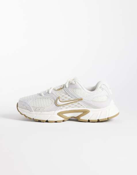 Nike V5 RNR sneakers in off white and brown - view 1