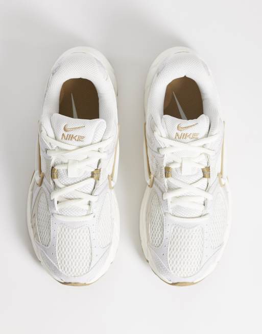 Nike V5 RNR sneakers in off white and brown, 2 of 5
